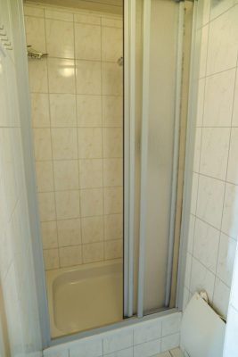 separate Dusche